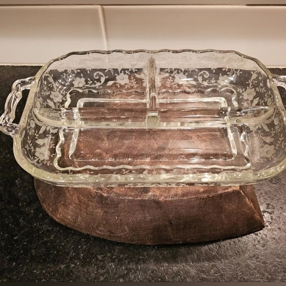 Vintage viking glass etched and handled with 3 divided sections serving piece - Picture 1 of 6